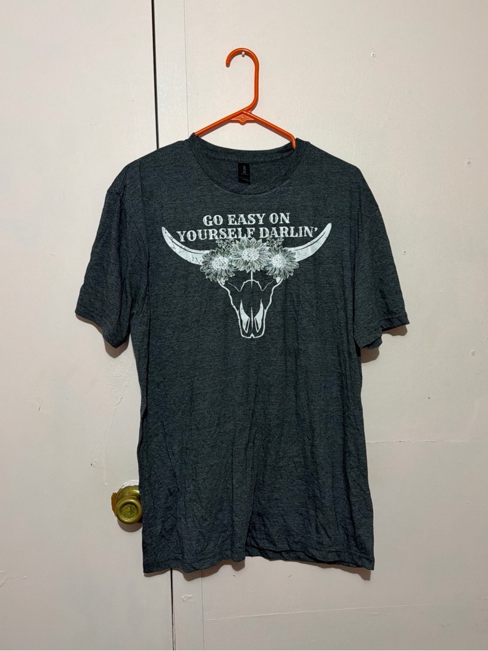 Gildan Charcoal Graphic Tee with White Steer Skull Print